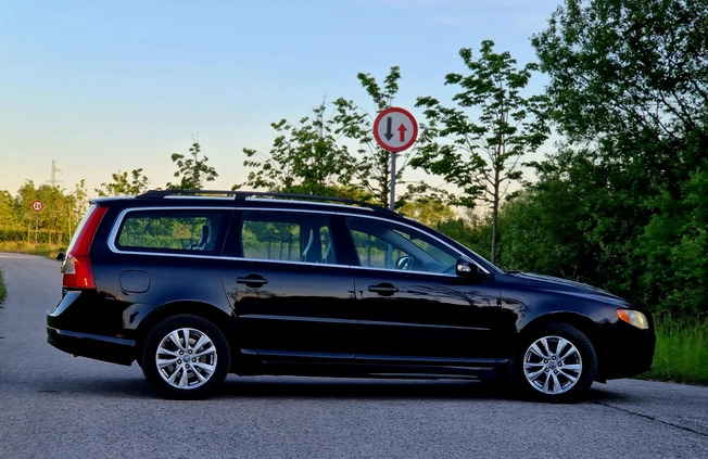 Volvo V70 cena 26900 przebieg: 299999, rok produkcji 2010 z Szczytna małe 352